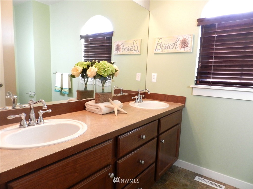 16503 38th Avenue Southeast Bothell, WA 98012 - Photo 18 of 21 Gallery Image 18