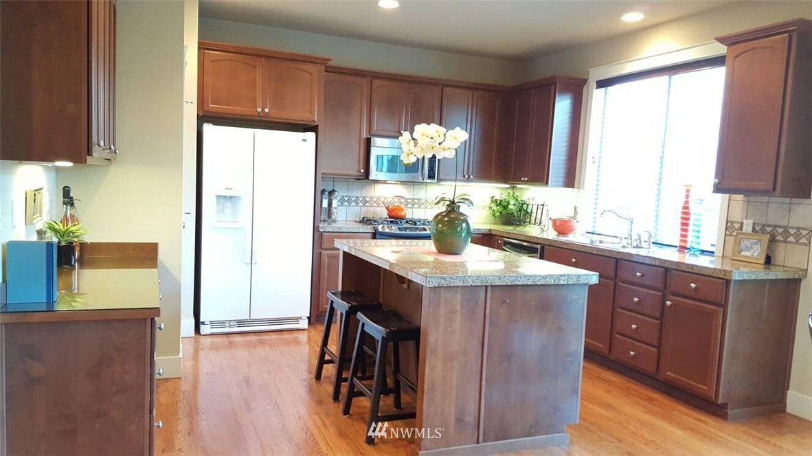16503 38th Avenue Southeast Bothell, WA 98012 - Photo 3 of 21 Gallery Image 3