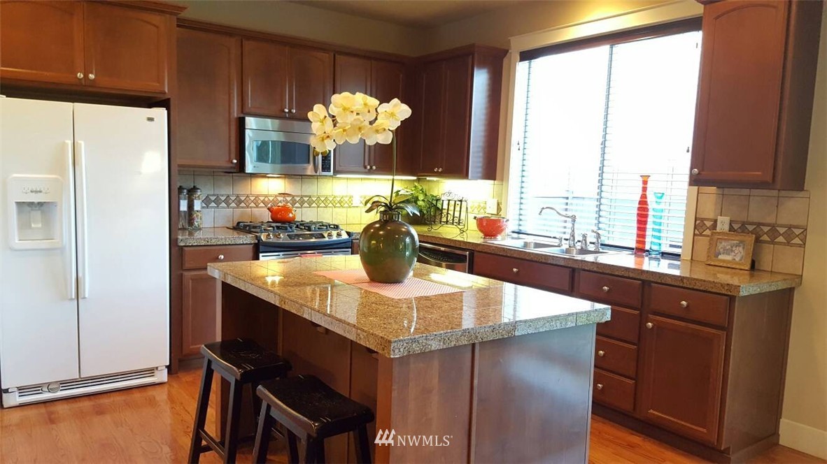16503 38th Avenue Southeast Bothell, WA 98012 - Photo 4 of 21 Gallery Image 4