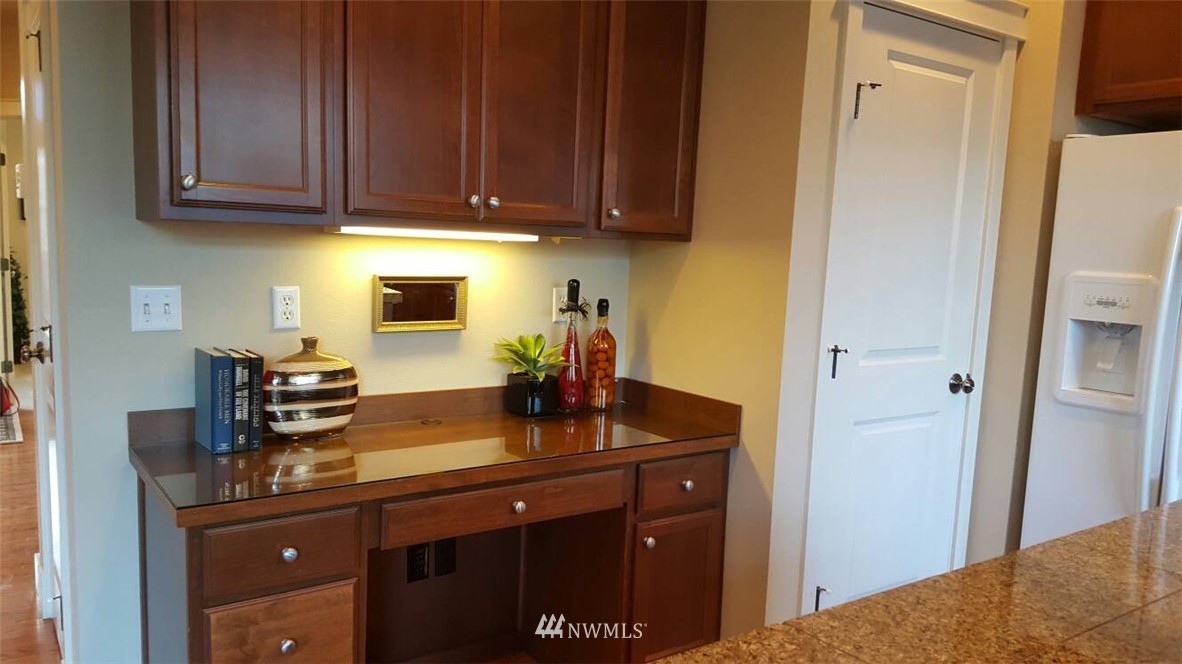 16503 38th Avenue Southeast Bothell, WA 98012 - Photo 6 of 21 Gallery Image 6