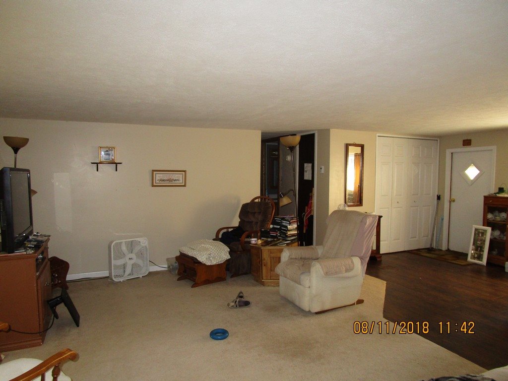 302 Thomas Road Kalkaska, MI 49646 - Photo 8 of 40 1851550-7.JPG