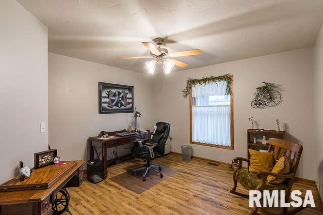 2233 Hickory Hills Road Muscatine, IA 52761 - Photo 12 of 24 Gallery Image 12