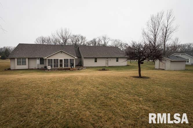 2233 Hickory Hills Road Muscatine, IA 52761 - Photo 23 of 24 Gallery Image 23