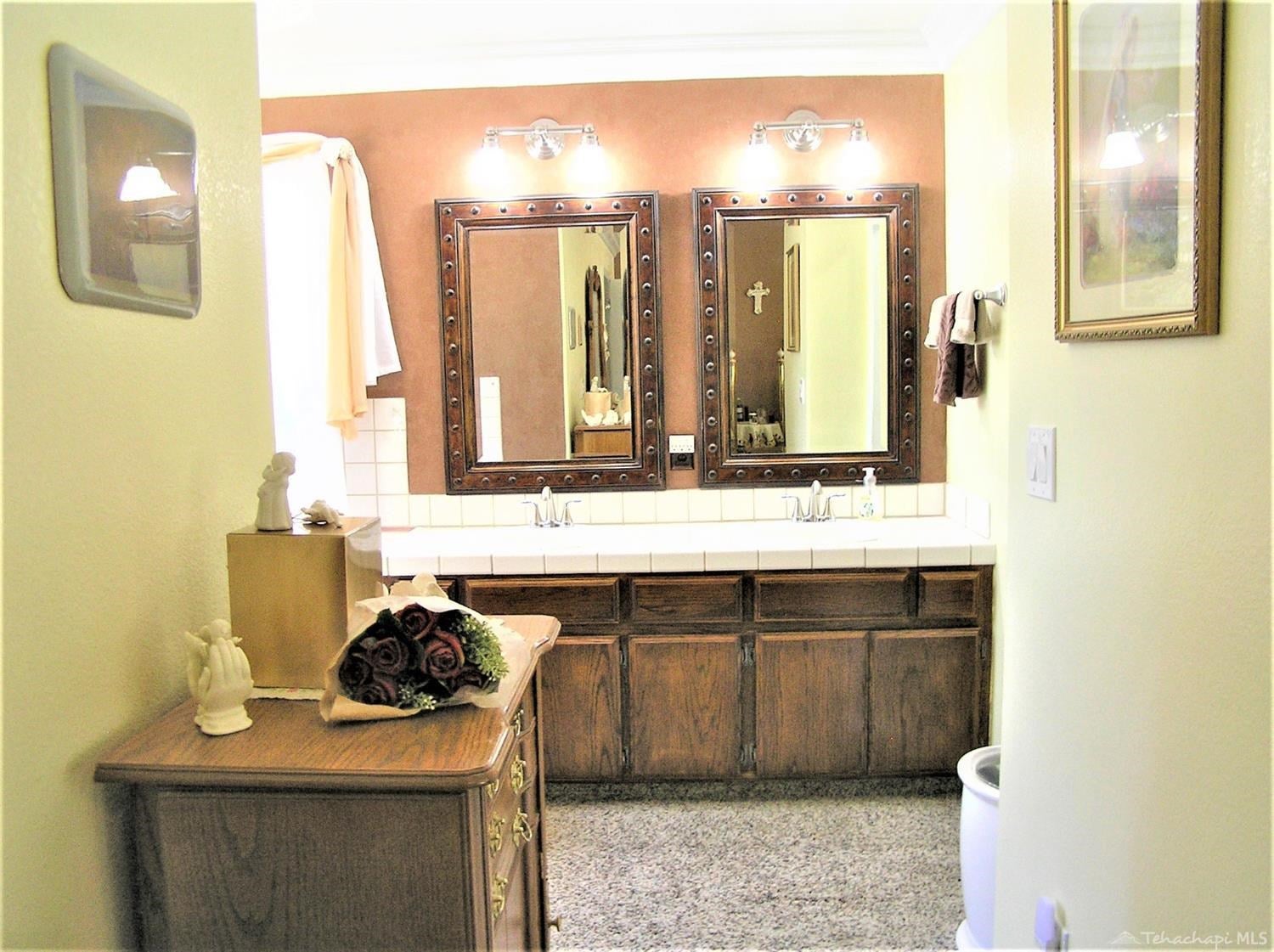 27801 Bear Valley Road Tehachapi, CA 93561 - Photo 14 of 35 Gallery Image 14
