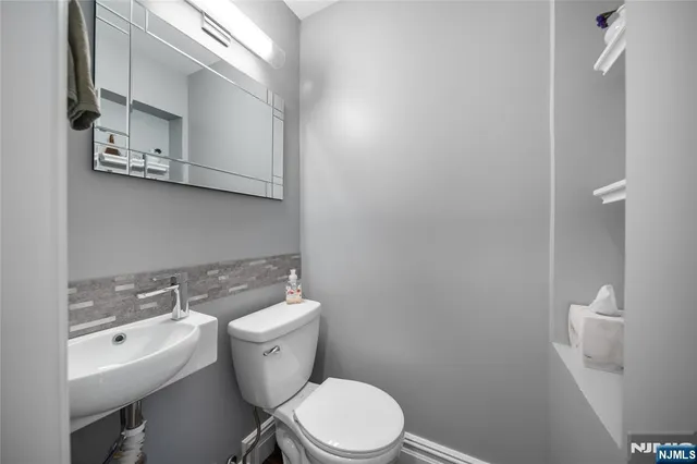 $639,000 | 101 Highway 5, Unit 304, Edgewater, NJ 07020