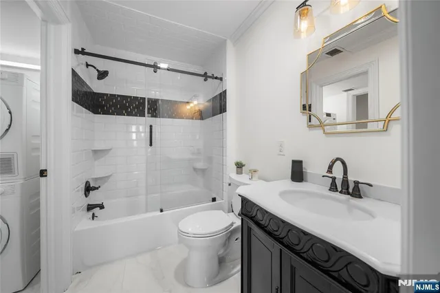 $639,000 | 101 Highway 5, Unit 304, Edgewater, NJ 07020