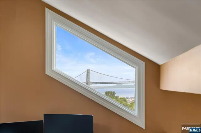 $639,000 | 101 Highway 5, Unit 304, Edgewater, NJ 07020