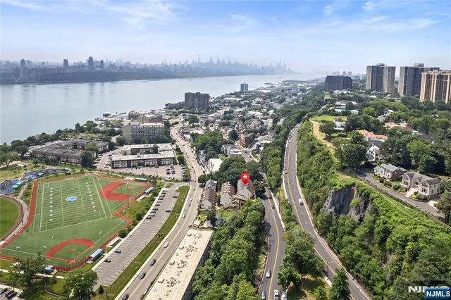 $639,000 | 101 Highway 5, Unit 304, Edgewater, NJ 07020