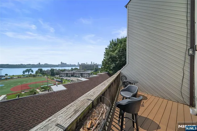 $639,000 | 101 Highway 5, Unit 304, Edgewater, NJ 07020