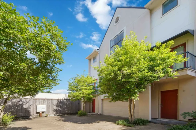 $375,000 | 939 Colorado Street, Unit 20, Houston, TX 77007