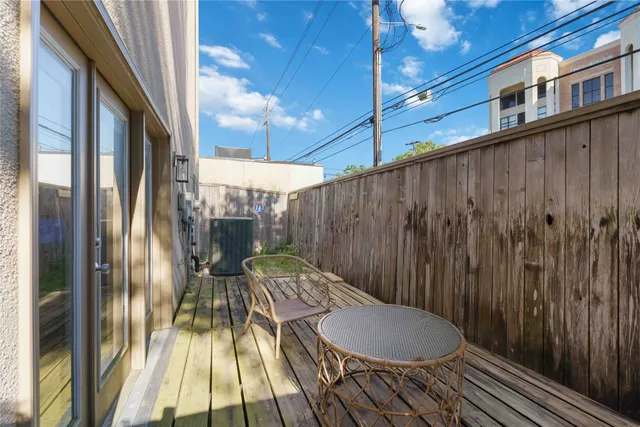 $375,000 | 939 Colorado Street, Unit 20, Houston, TX 77007