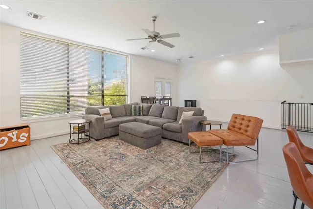 $375,000 | 939 Colorado Street, Unit 20, Houston, TX 77007