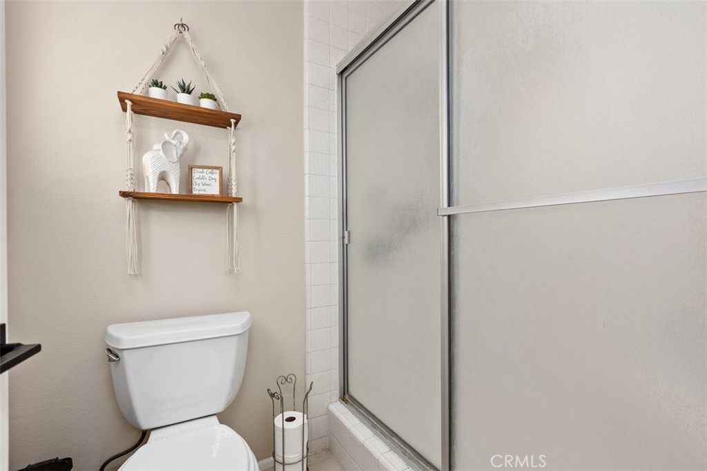 24711 Vía Del Rio Lake Forest, CA 92630 - Photo 25 of 41 Primary bathroom