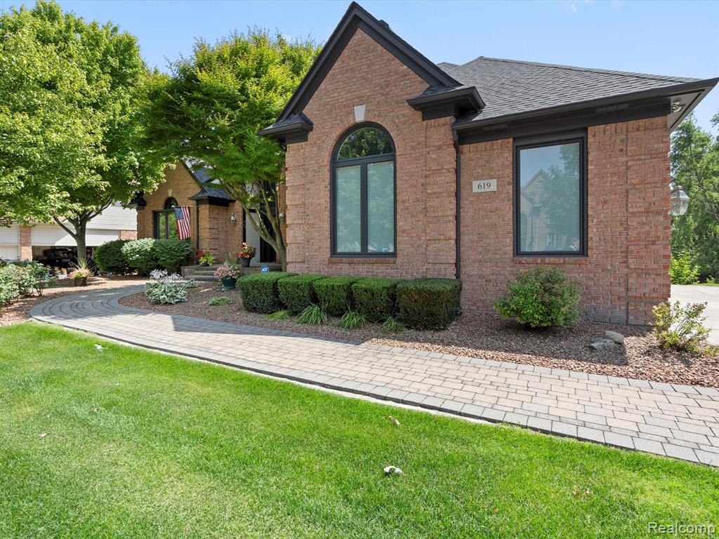619 Springview Drive Rochester, MI 48307 - Photo 6 of 77