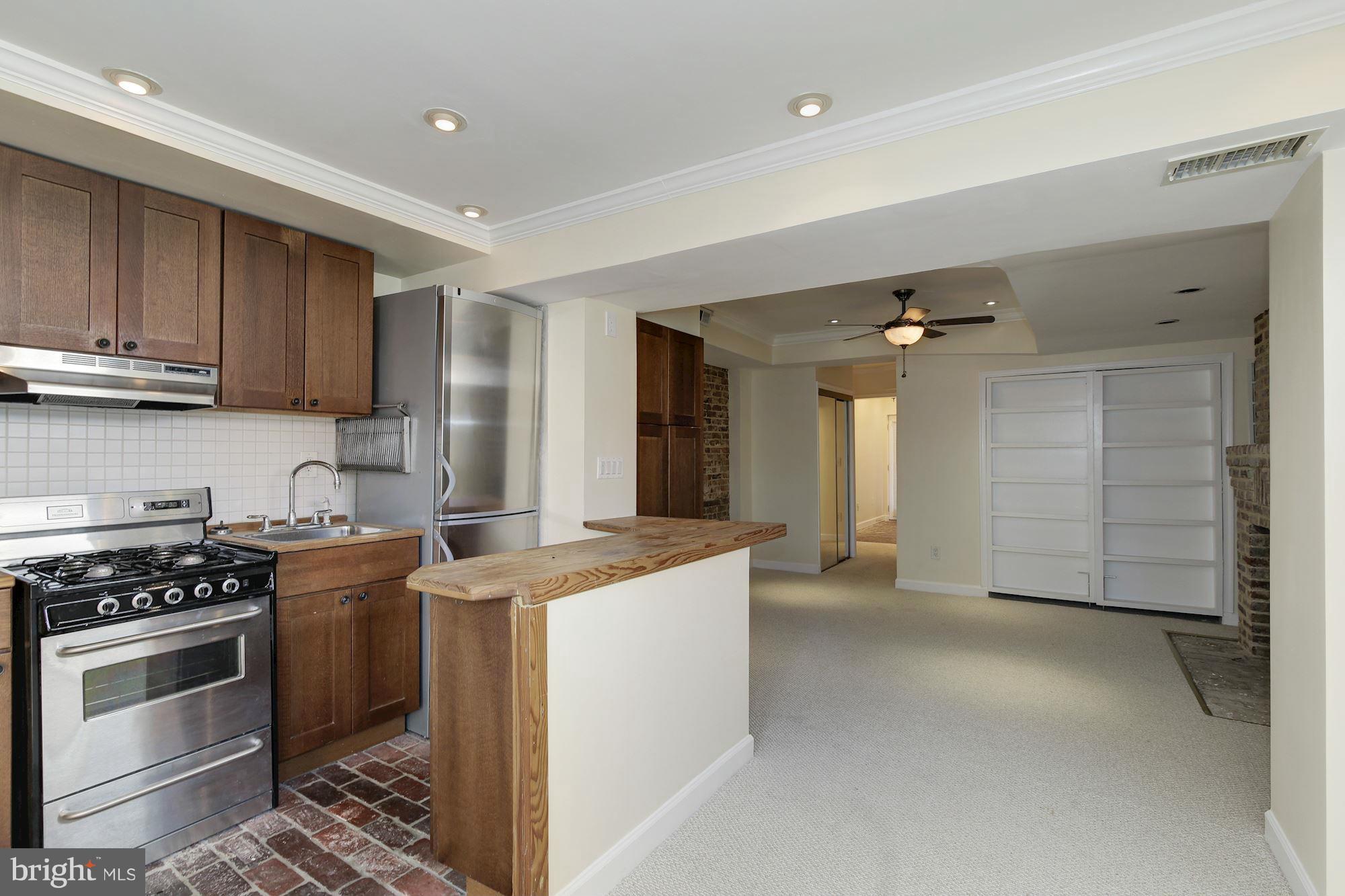 407 M Street Northeast Washington, DC 20002 - Photo 27 of 30 In-law suite kitchen