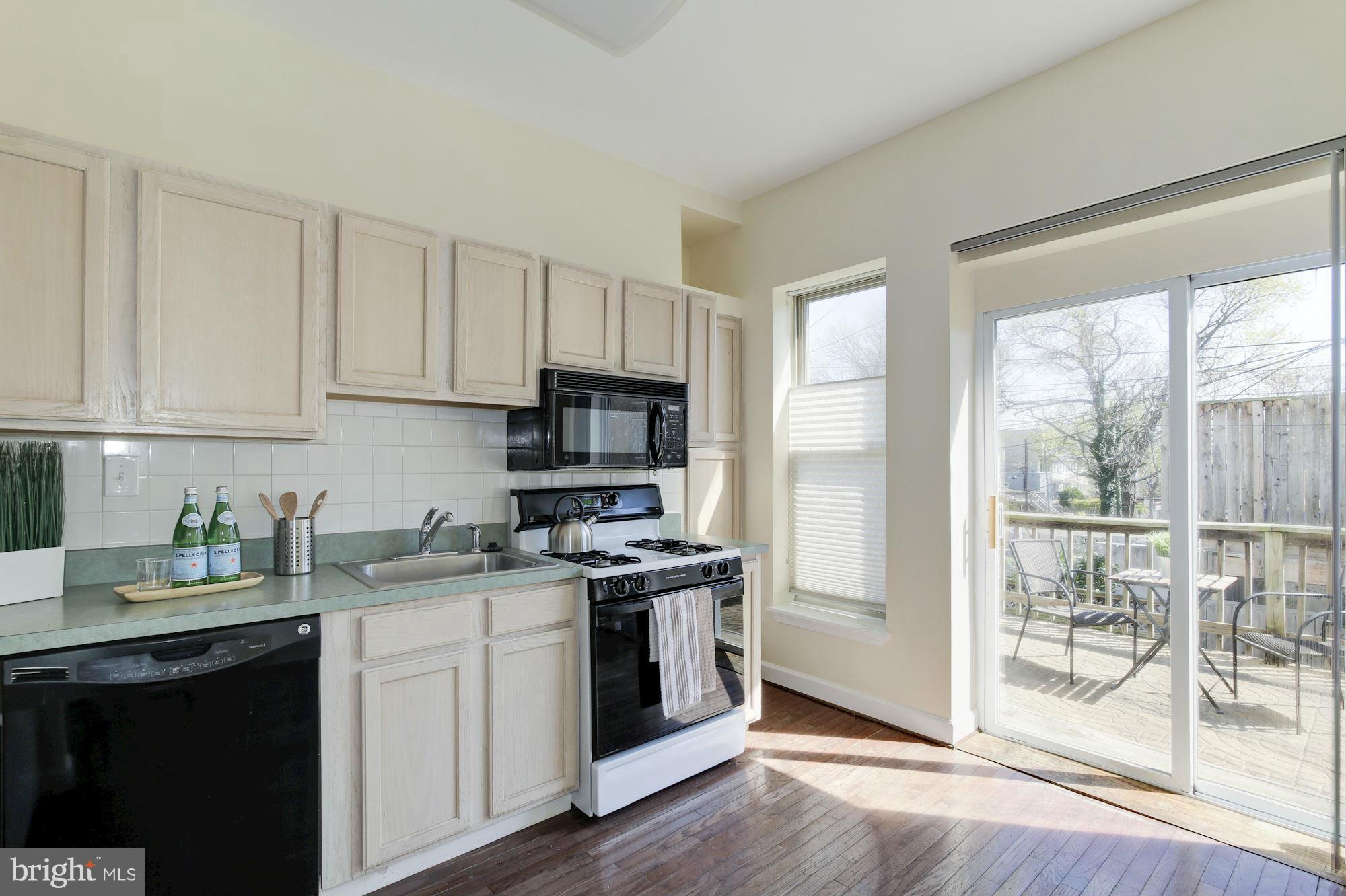 407 M Street Northeast Washington, DC 20002 - Photo 6 of 30 Kitchen