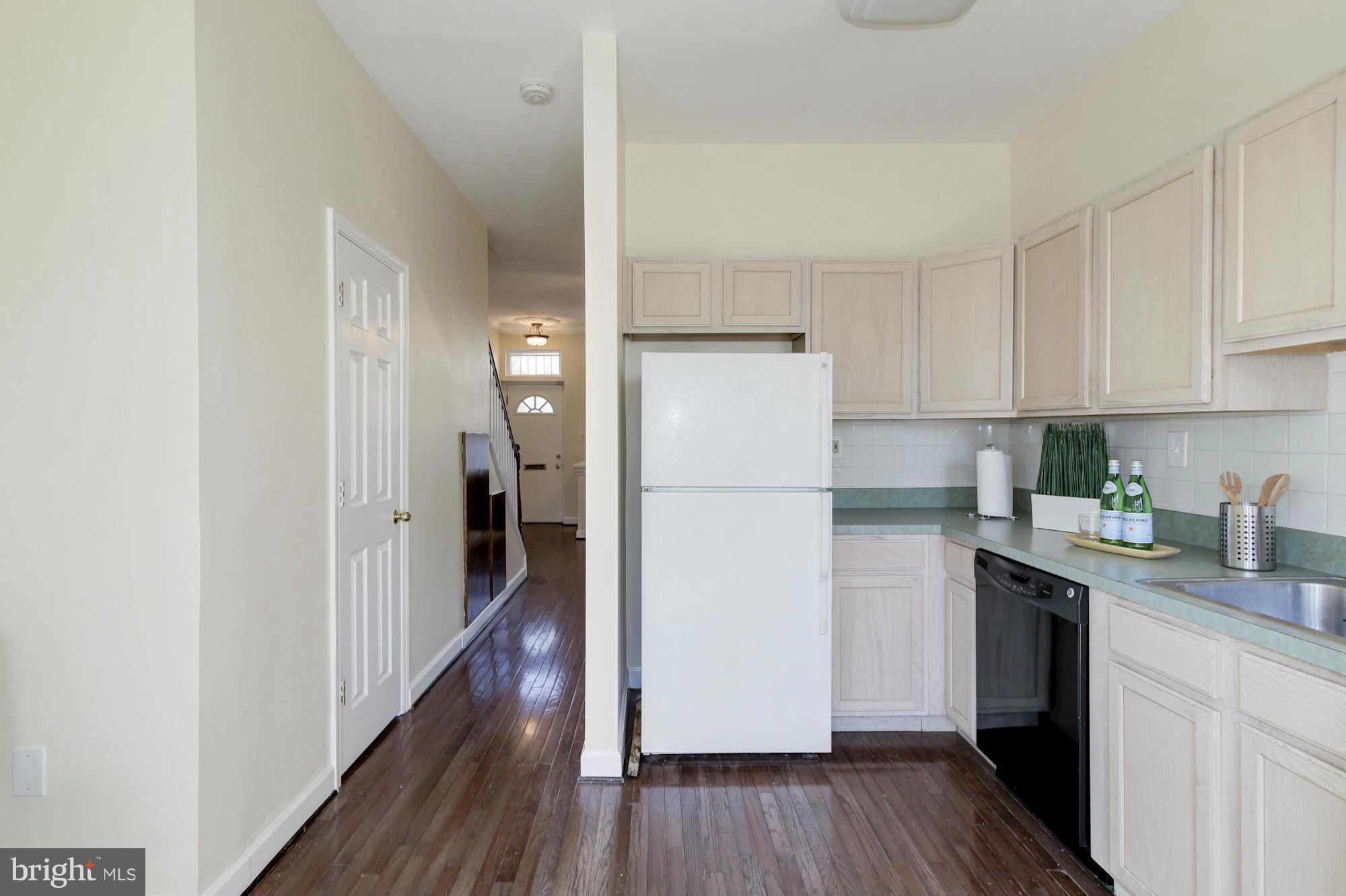 407 M Street Northeast Washington, DC 20002 - Photo 10 of 30 Kitchen