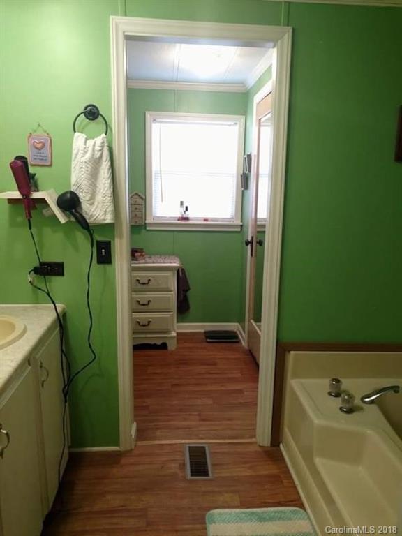 1290 Deal Road Blacksburg, SC 29702 - Photo 12 of 21