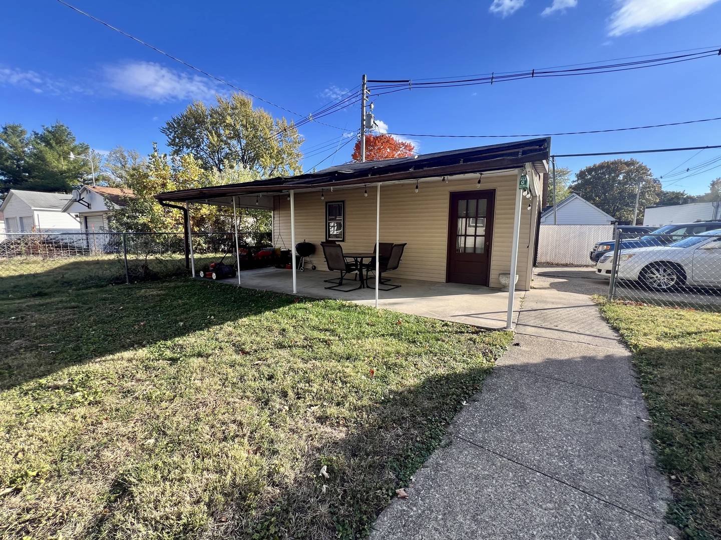1311 West Hill Street Champaign, IL 61821 - Photo 23 of 25 a front view of a house with garden