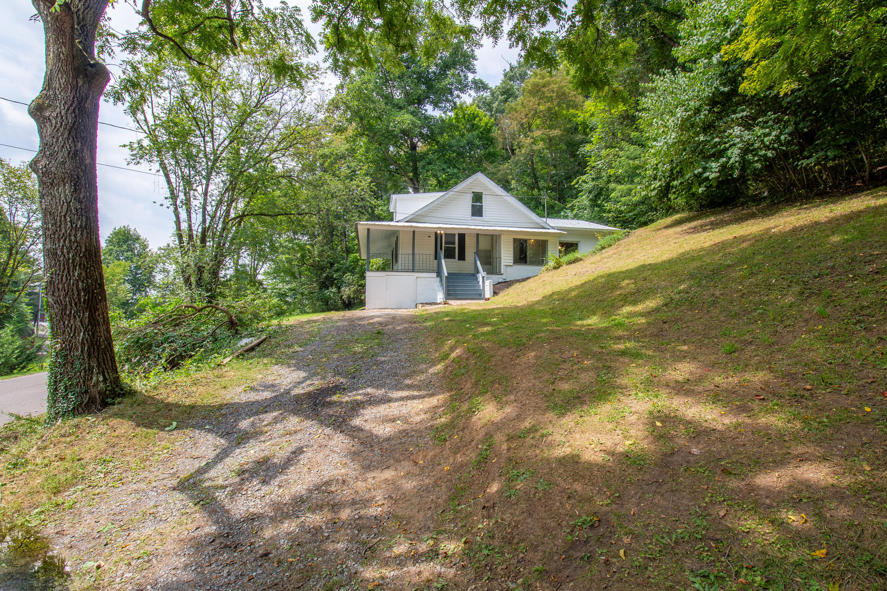 956 Shadowtown Road Blountville, TN 37617 - Photo 2 of 39 IMG_2399-HDR