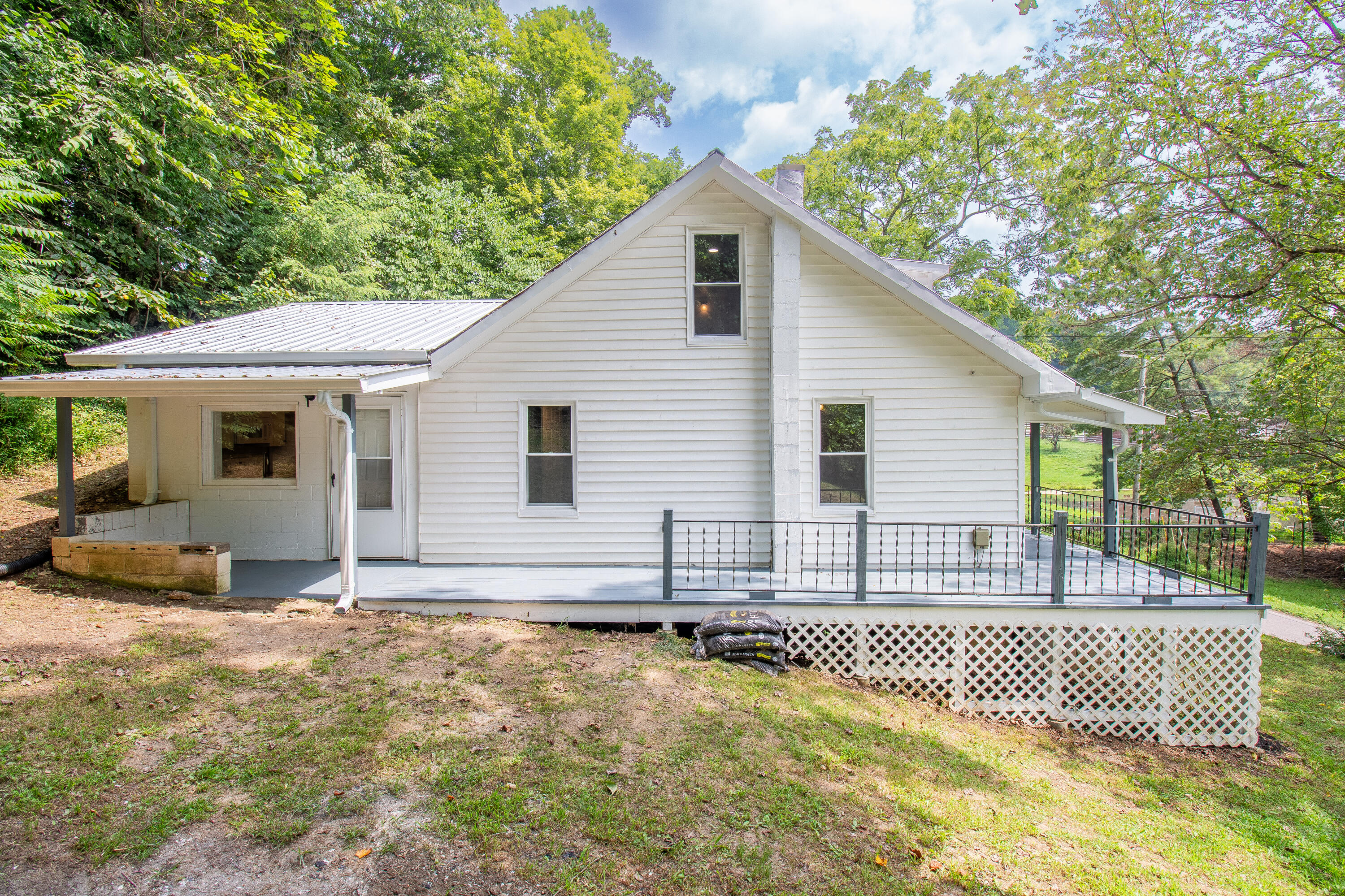 956 Shadowtown Road Blountville, TN 37617 - Photo 5 of 39 IMG_2408-HDR