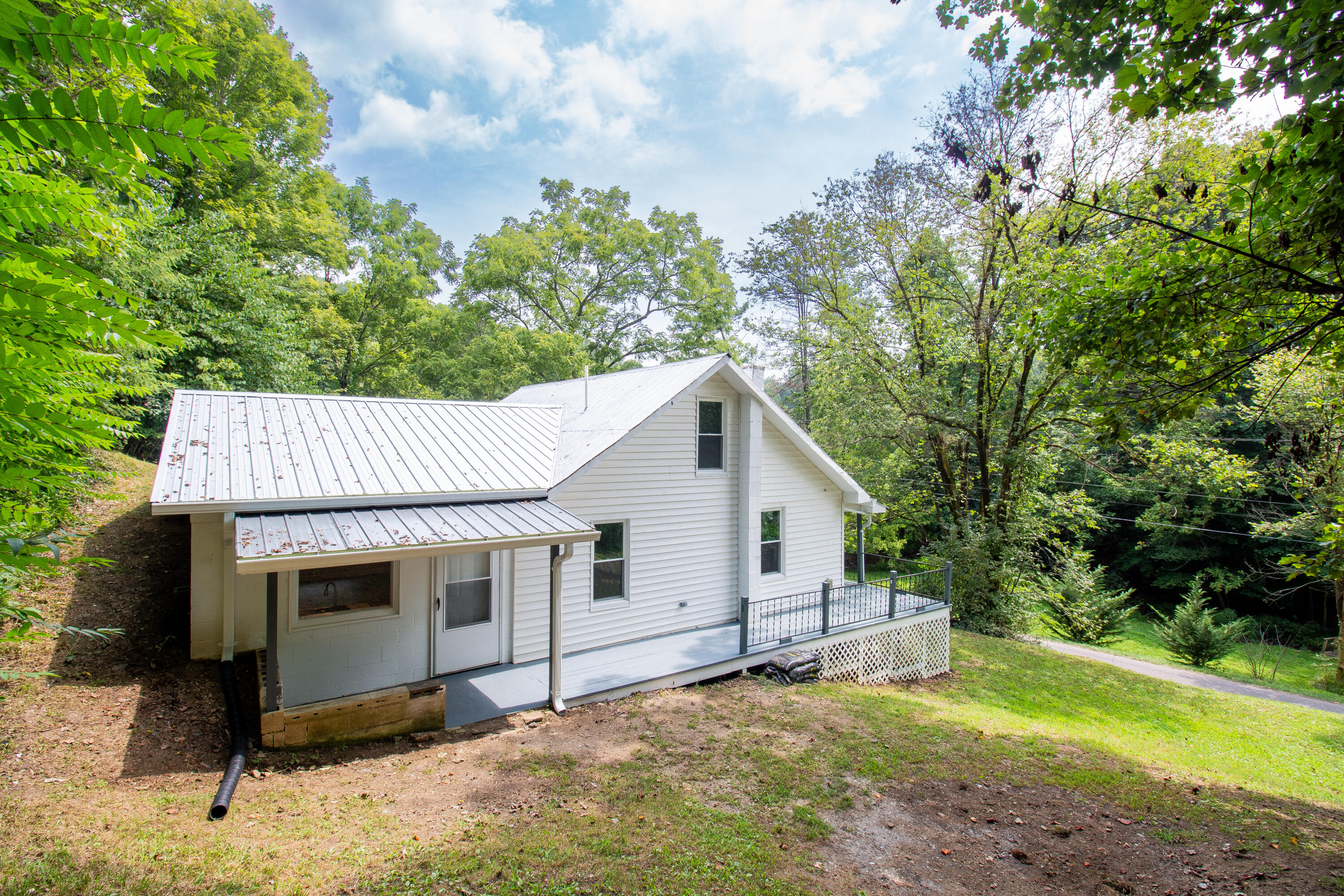 956 Shadowtown Road Blountville, TN 37617 - Photo 6 of 39 IMG_2411-HDR