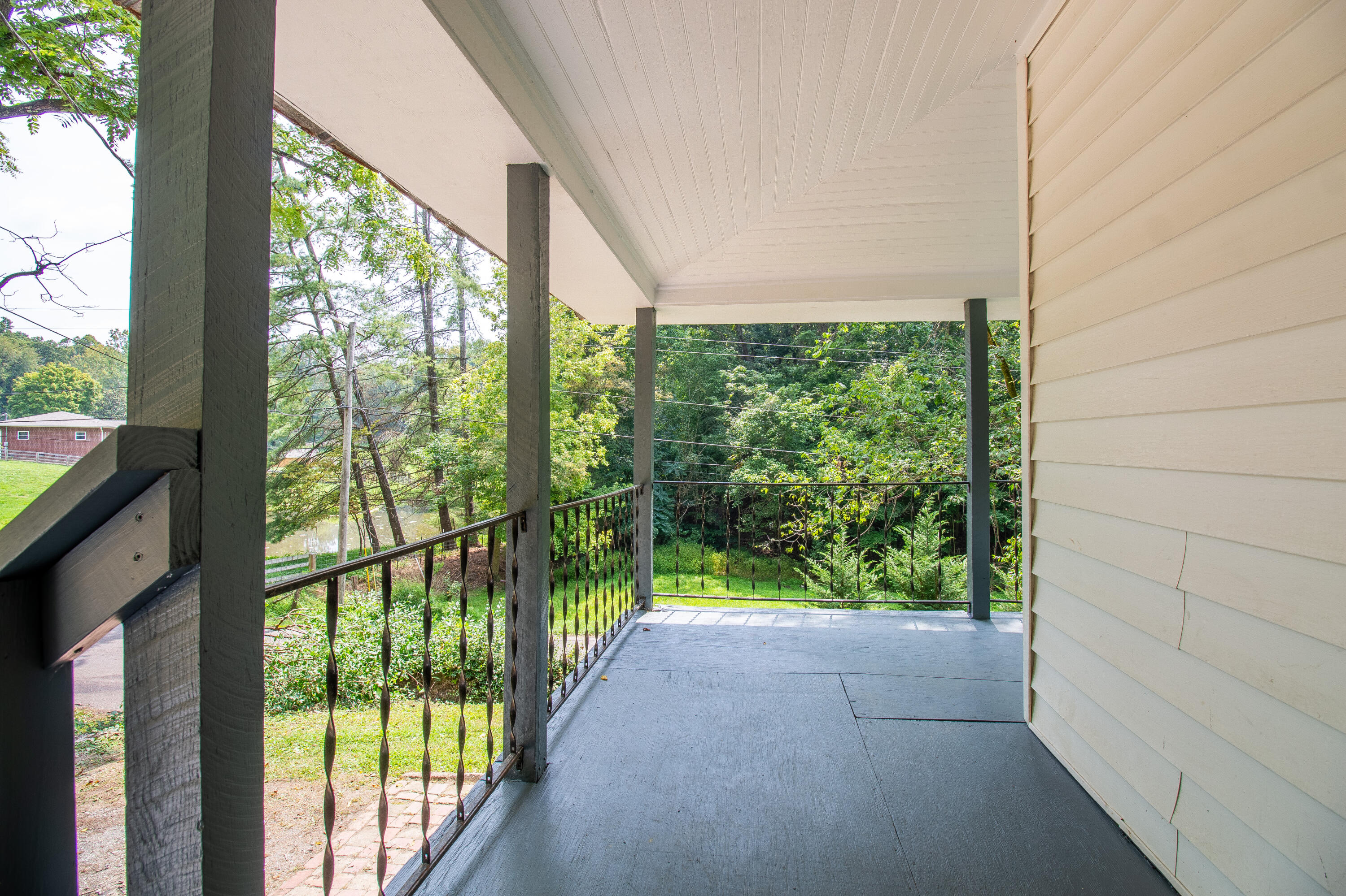 956 Shadowtown Road Blountville, TN 37617 - Photo 9 of 39 IMG_2432-HDR
