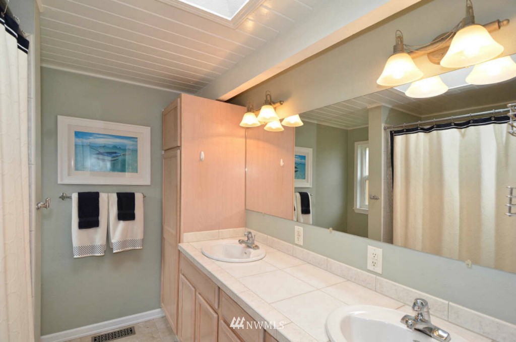 1928 234th Place Southwest Bothell, WA 98021 - Photo 10 of 12
