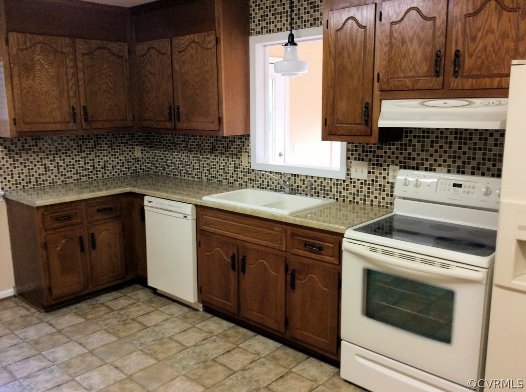 601 Enon Church Road Chester, VA 23836 - Photo 3 of 24 Gallery Image 3