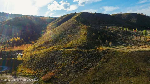 $1,400,000 | 9055 Highway 89, Jackson, WY 83001