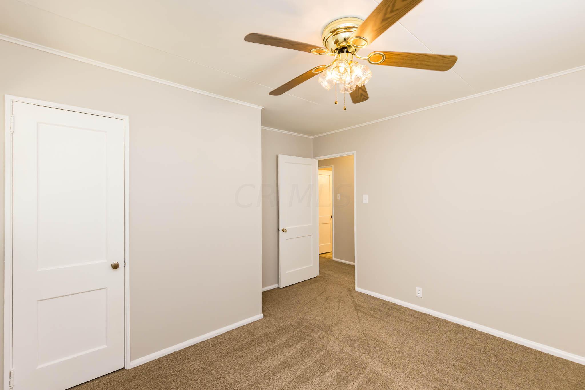 248 Ross Road Columbus, OH 43213 - Photo 11 of 29 Room 1