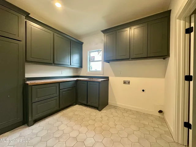 $364,600 | 440 Aurora Circle, Canton, MS 39046