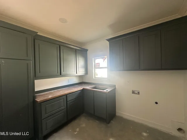 $364,600 | 440 Aurora Circle, Canton, MS 39046