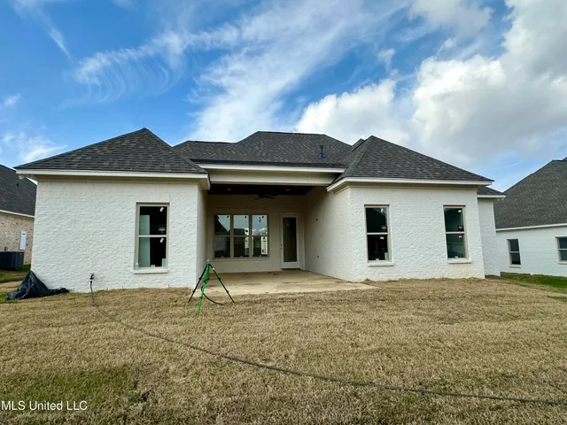 $364,600 | 440 Aurora Circle, Canton, MS 39046
