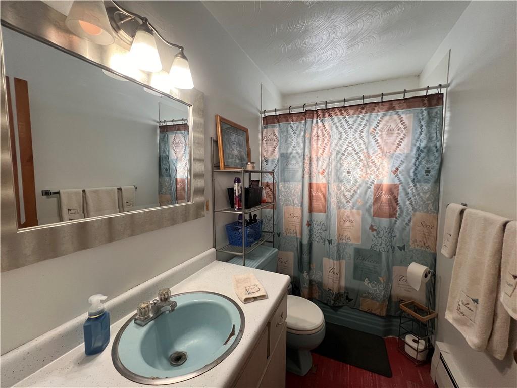 737 Maple Street Harwick, PA 15049 - Photo 24 of 41 Main floor bathroom with tub and shower
