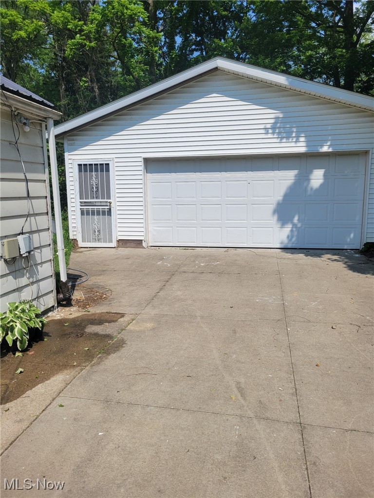 6579 Henderson Road Ravenna, OH 44266 - Photo 4 of 26 Gallery Image 4