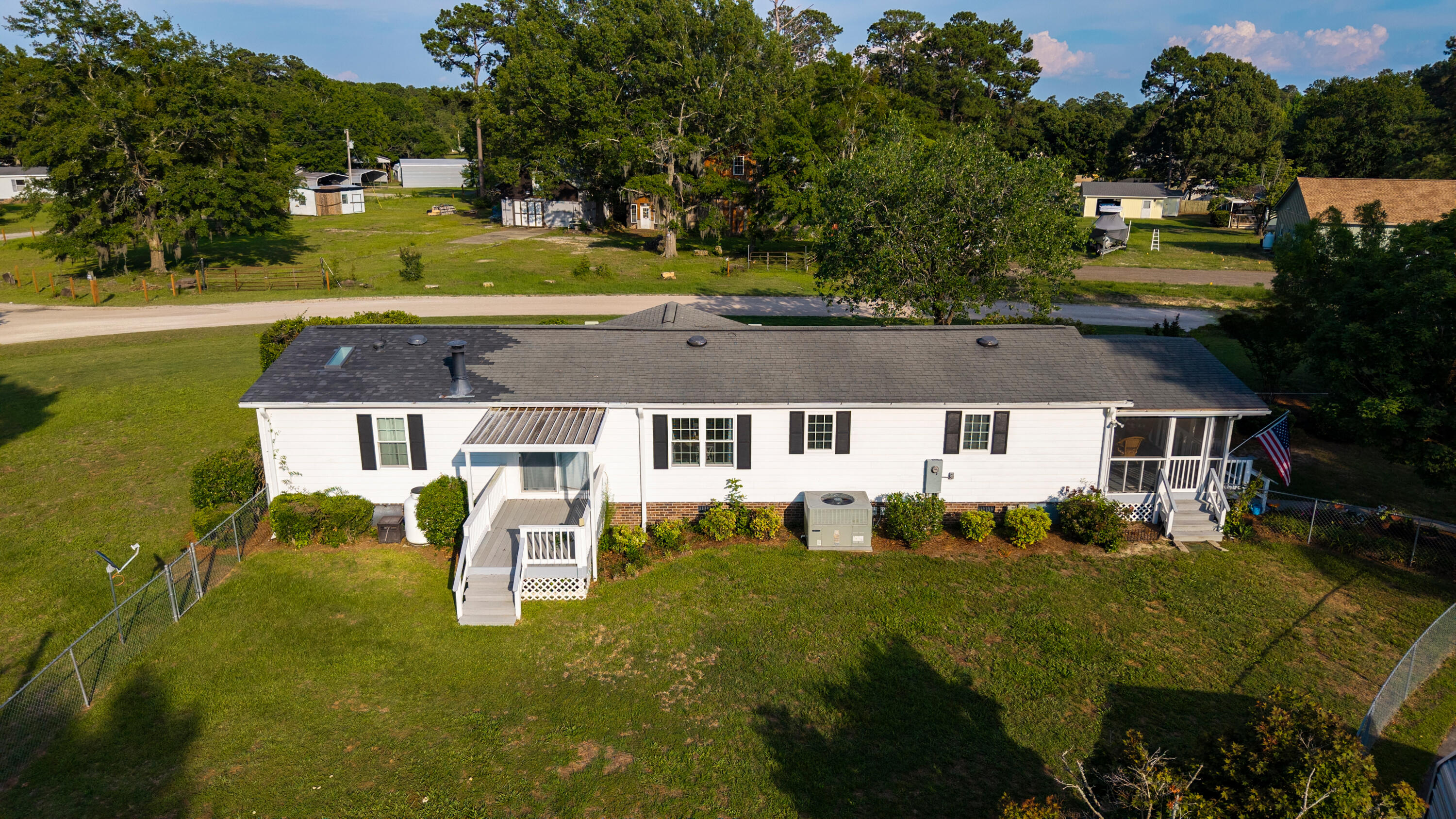 1294 Pond View Road Manning, SC 29102 - Photo 31 of 59