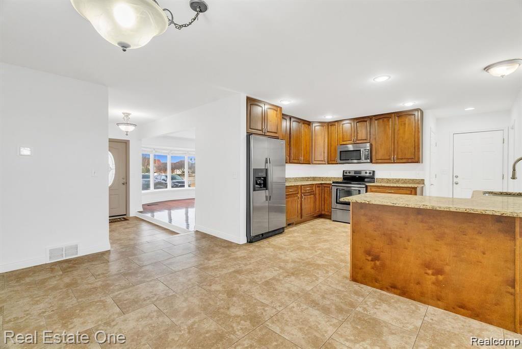 50500 Card Road Macomb, MI 48044 - Photo 7 of 26