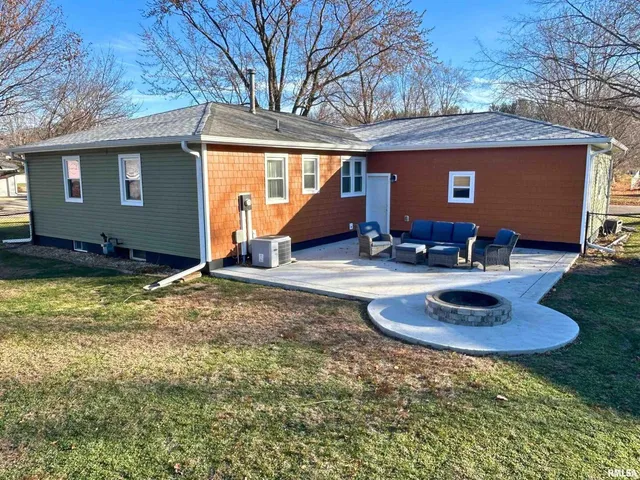 $225,000 | 102 Amber Lane, Geneseo, IL 61254