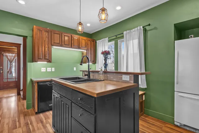 $224,900 | 1617 Madison Street, Manitowoc, WI 54220