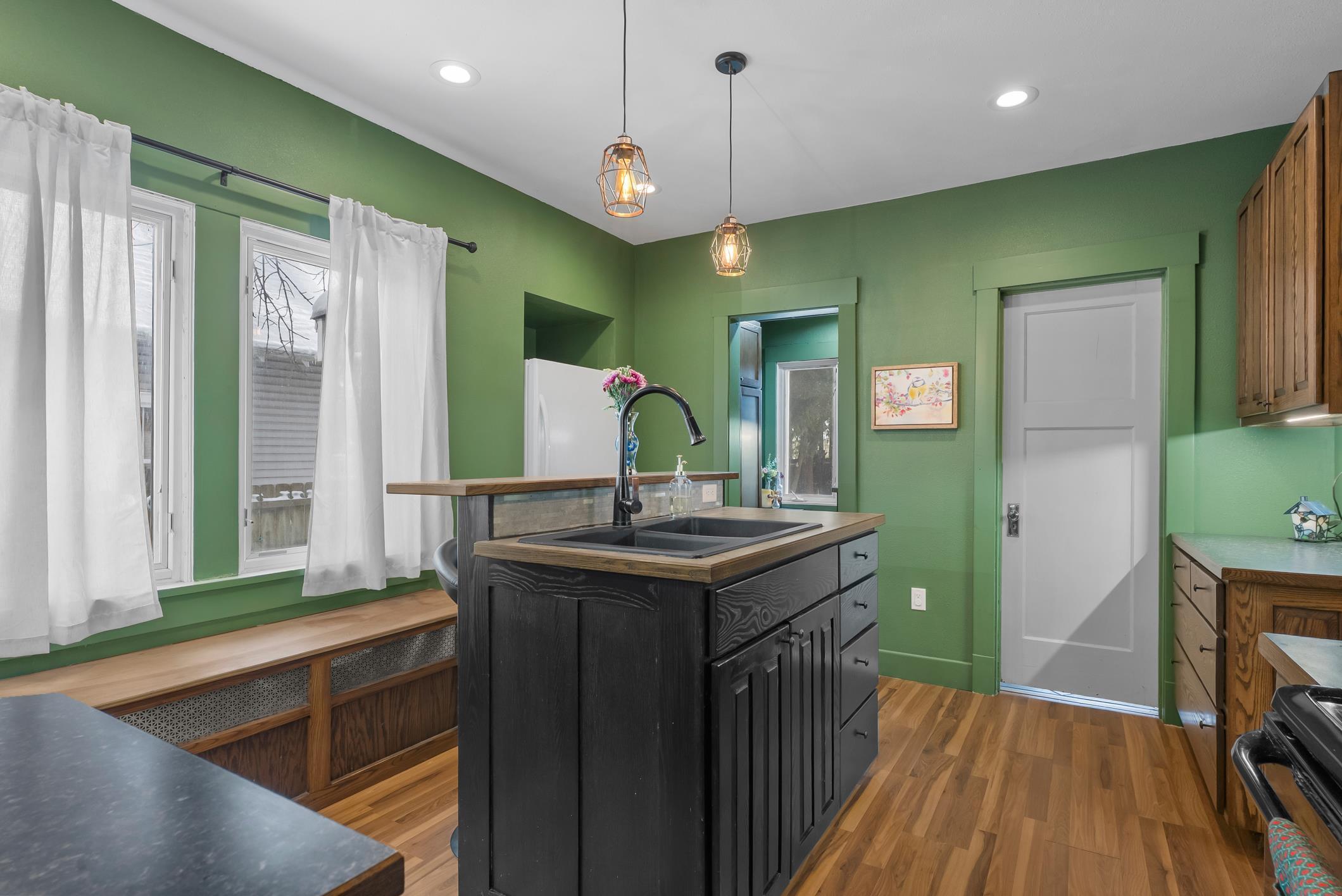 1617 Madison Street Manitowoc, WI 54220 - Photo 14 of 34 Kitchen