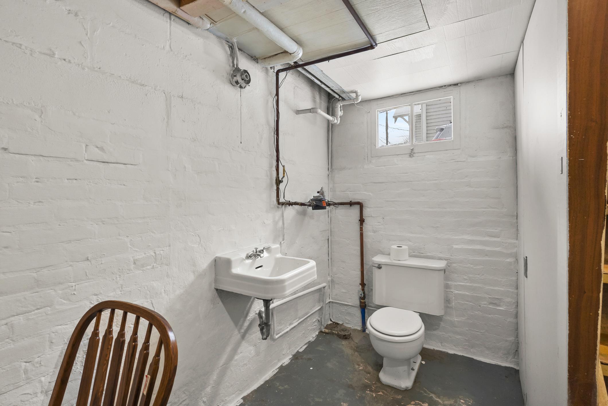 1617 Madison Street Manitowoc, WI 54220 - Photo 25 of 34 Half bath lower