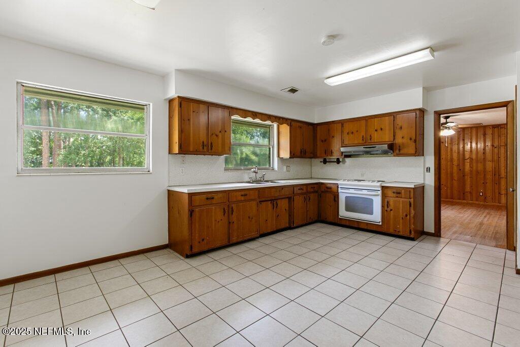 5207 Eulace Road Jacksonville, FL 32210 - Photo 16 of 50 Kitchen
