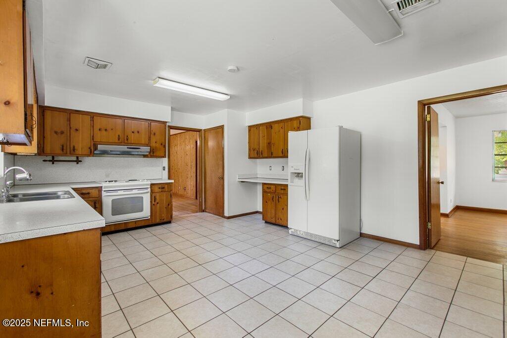 5207 Eulace Road Jacksonville, FL 32210 - Photo 17 of 50 Kitchen