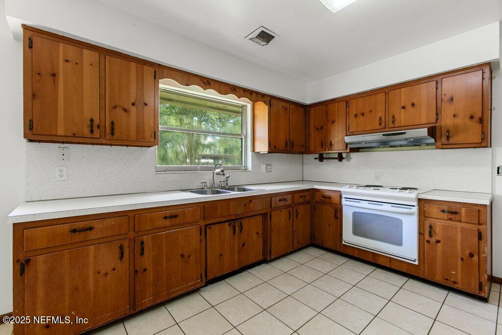 5207 Eulace Road Jacksonville, FL 32210 - Photo 18 of 50 Kitchen
