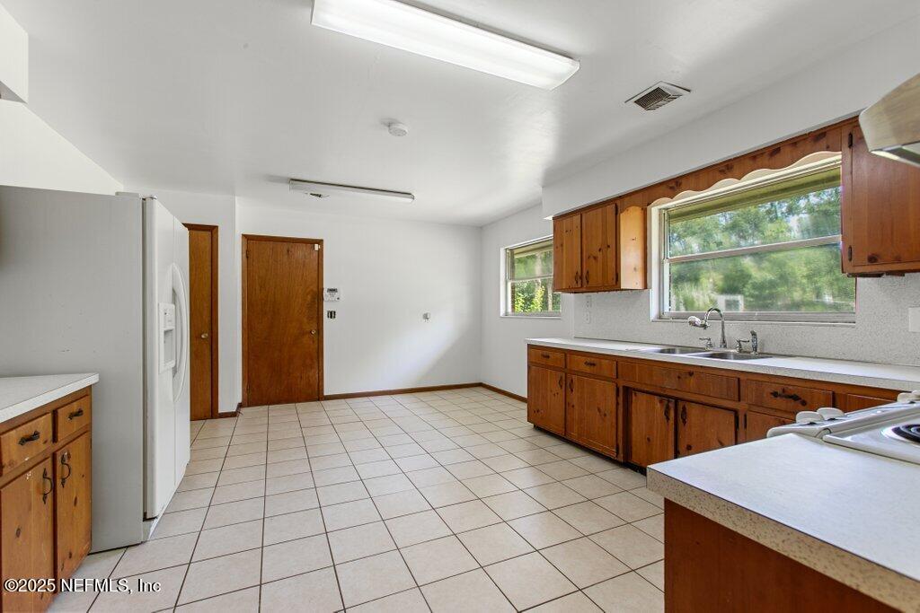 5207 Eulace Road Jacksonville, FL 32210 - Photo 19 of 50 Kitchen