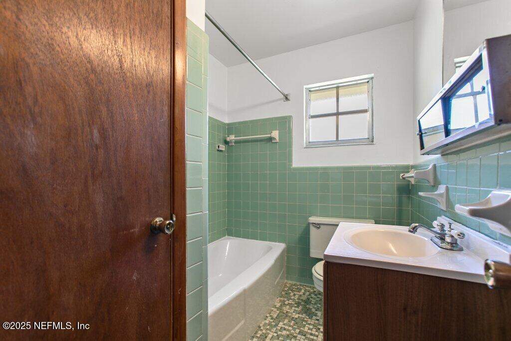 5207 Eulace Road Jacksonville, FL 32210 - Photo 31 of 50 Bathroom 2