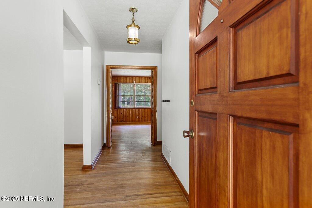 5207 Eulace Road Jacksonville, FL 32210 - Photo 8 of 50 Entry/Foyer