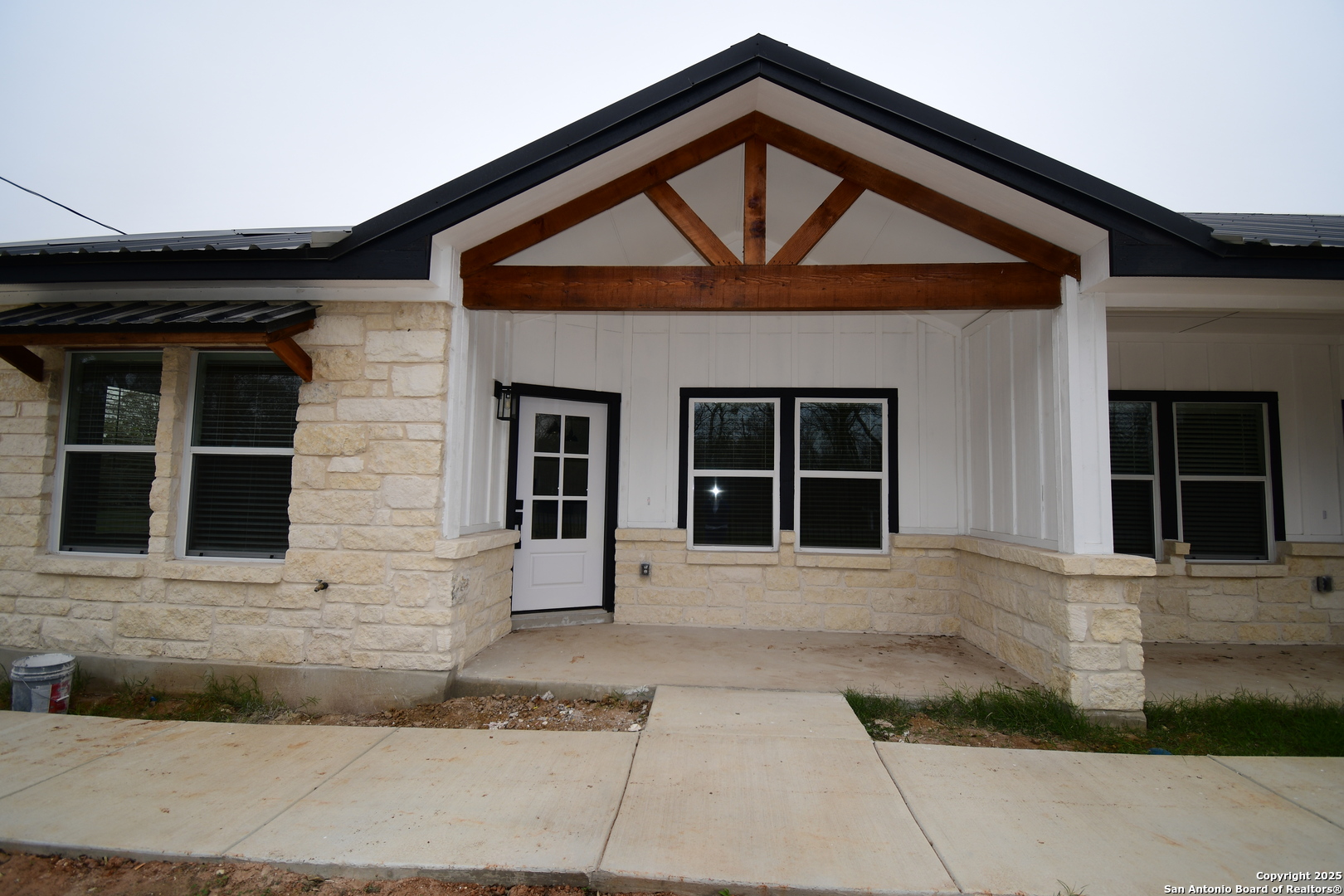 5961 Prairie Road, Unit 1 Von Ormy, TX 78073 - Photo 1 of 16