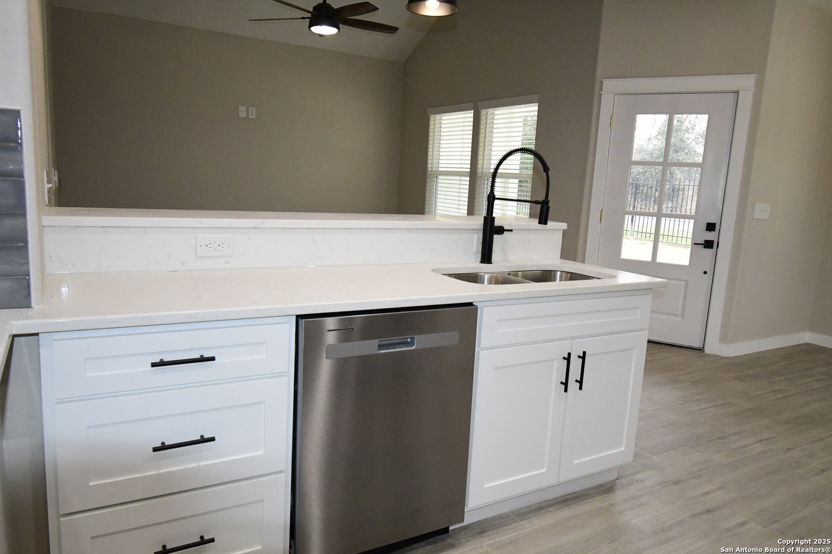 5961 Prairie Road, Unit 1 Von Ormy, TX 78073 - Photo 8 of 16